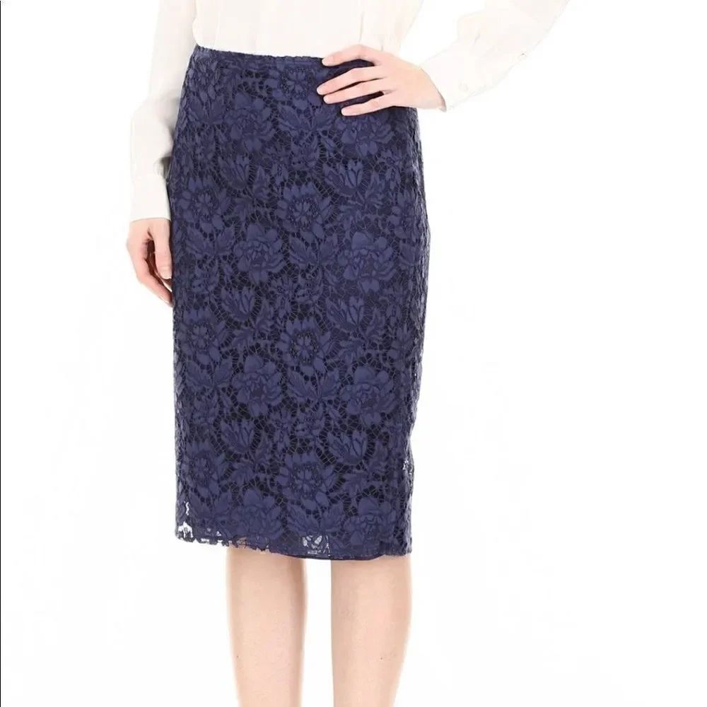 Valentino Women’s Lace floral Midi  pencil Skirt in blue  size 4 and 8, NWT - Picture 5 of 11